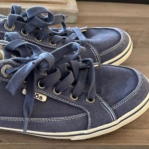 Taos Moc Star Womens Sneakers Size 9